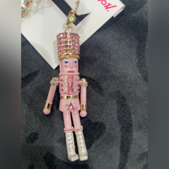 Betsy Johnson Earrings /Nutcracker figurine and drop pearl - Picture 3 of 3
